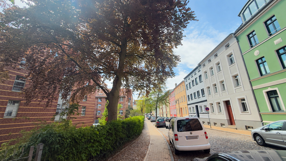 Innenstadtlage für Praktiker: helle 2-Zimmer-Dachgeschosswohnung mit Einbauküche, Duschbad, Keller - Dachgeschoßwohnung Schwerin Feldstadt | Angebot:26866548