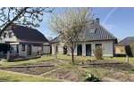 Gewachsenes Zuhause – Eigenes Haus, eigener Garten, eigener Teich mit Garage + Feuer im Wohnzimmer - Einfamilienhaus Schwerin Wüstmark | Angebot:25638280
