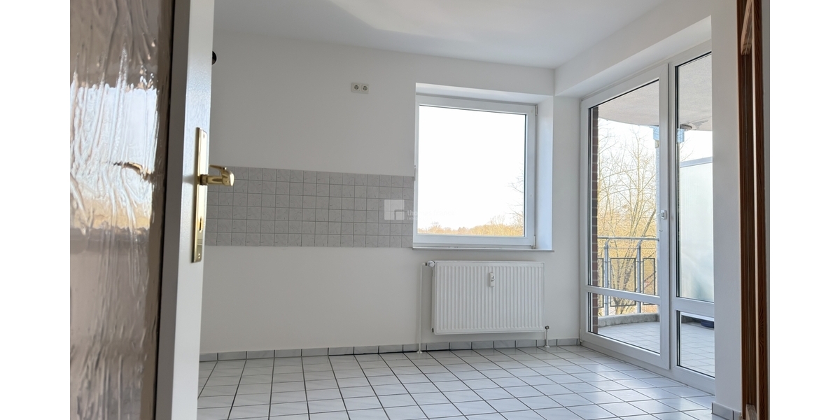 Die Küche mit viel Licht und Platz