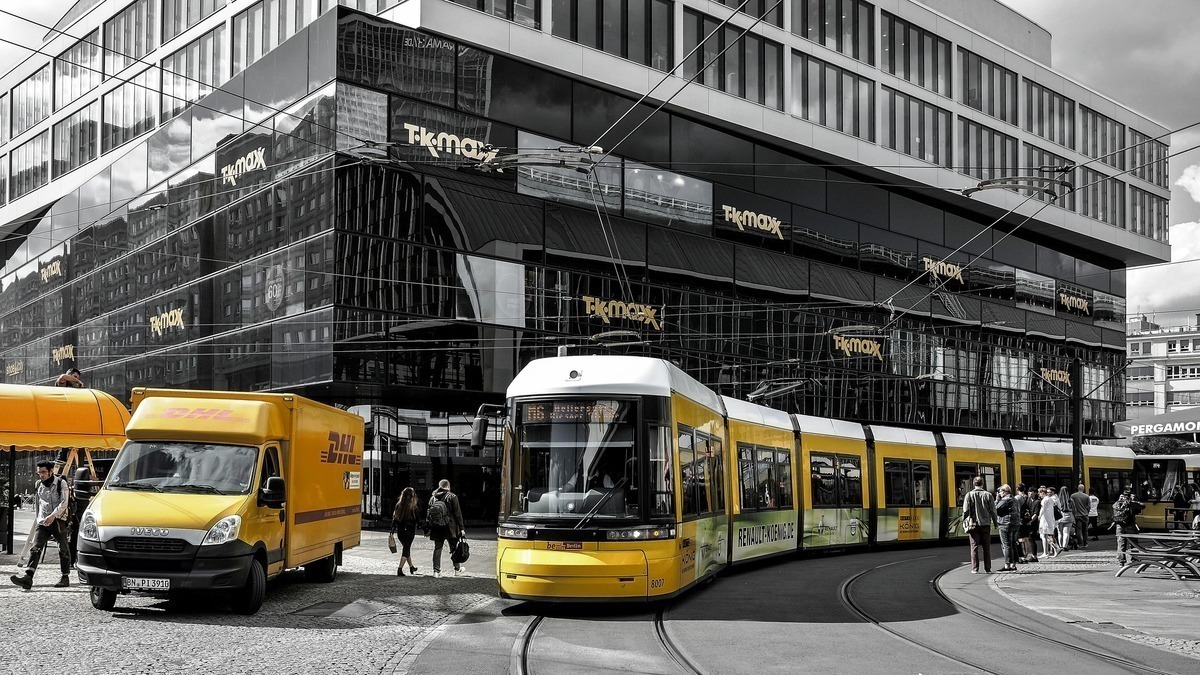 Mobilität & Verkehr in Schwerin – Anbindung, Parken und ÖPNV im Überblick