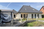 Gewachsenes Zuhause – Eigenes Haus, eigener Garten, eigener Teich mit Garage + Feuer im Wohnzimmer - Einfamilienhaus Schwerin Wüstmark | Angebot:25638280